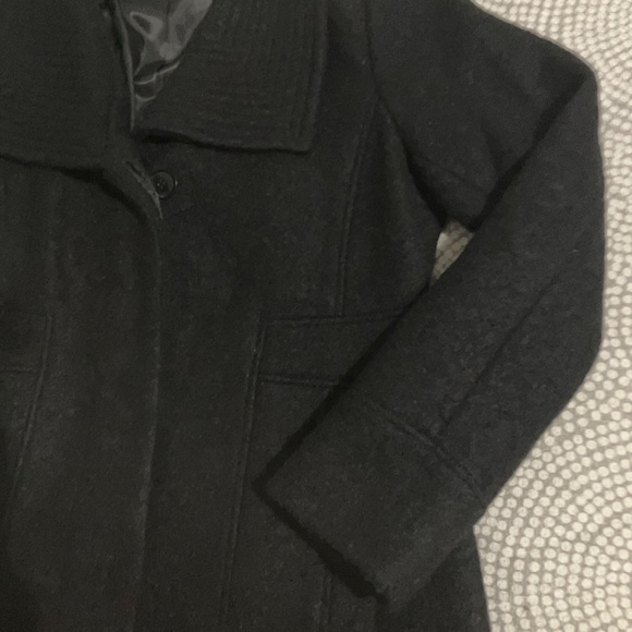 Kenneth Cole Wool coat w/oversized wing collar - Picture 4 of 5